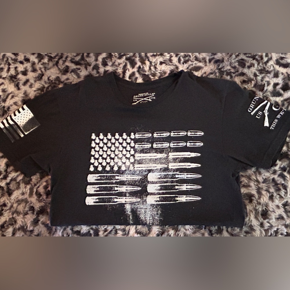 GRUNT STYLE medium T-shirt with bullet flag design